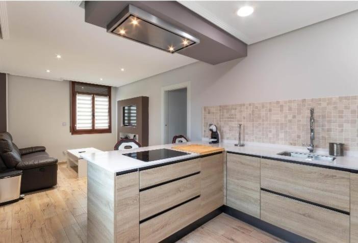 A Tan Solo 800 Metros De San Mames Apartment Bilbao Exterior photo